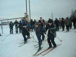 09:35 Нижнекумашкинцы готовы к «Лыжне России - 2005»